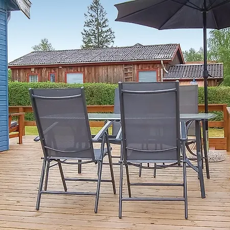 3 Bedroom Awesome In Holiday home *